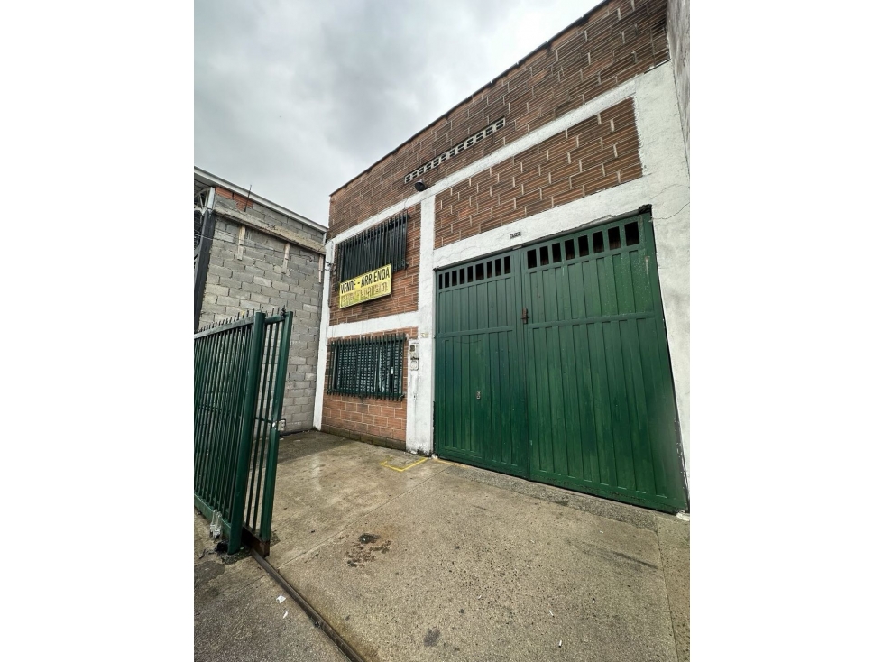 VENTA DE BODEGA CERCA DEL AEROPUERTO OLAYA HERRERA DE 288 MT2