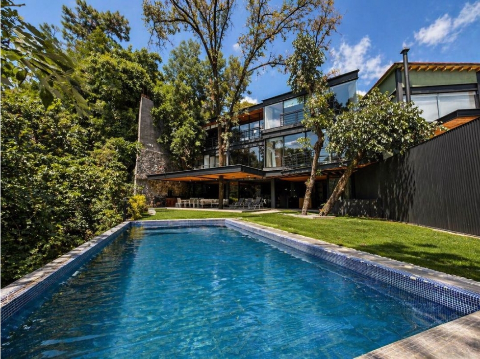 VENTA Y RENTA DE CASA CON ALBERCA, TERRAZA, JARDIN Y VISTAS | AVANDARO
