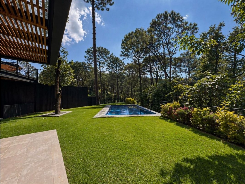 VENTA Y RENTA DE CASA CON ALBERCA, TERRAZA, JARDIN Y VISTAS | AVANDARO — foto 3