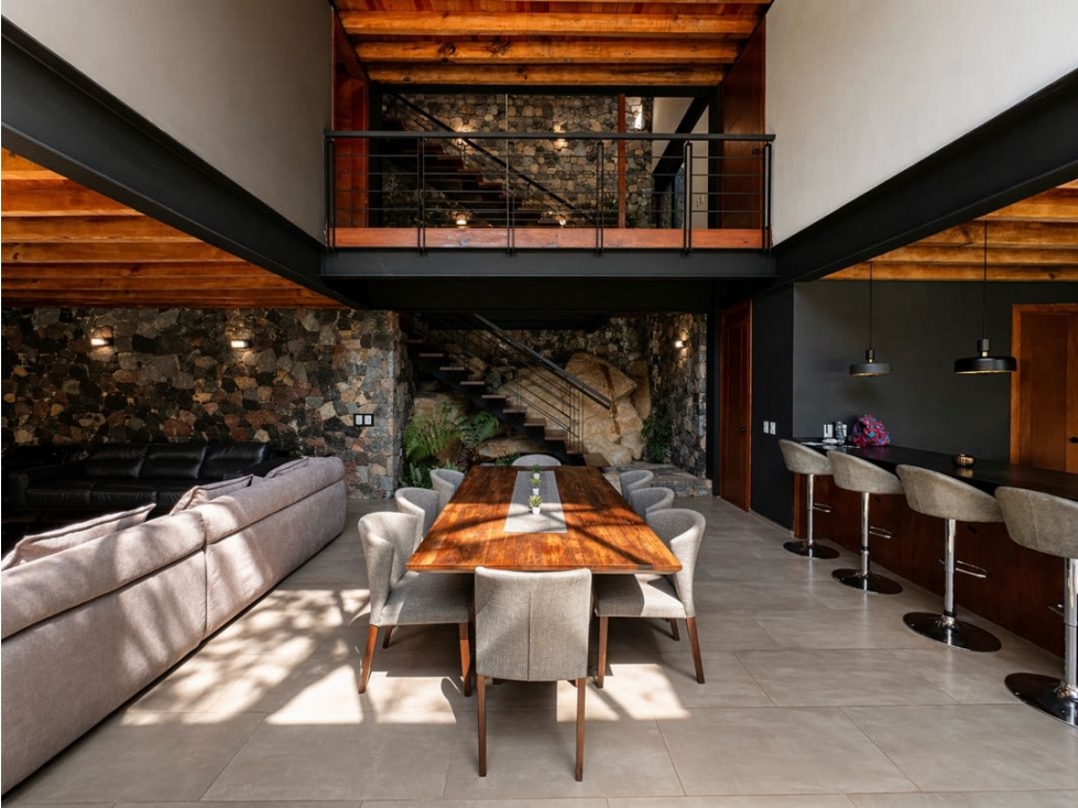 VENTA Y RENTA DE CASA CON ALBERCA, TERRAZA, JARDIN Y VISTAS | AVANDARO — foto 6