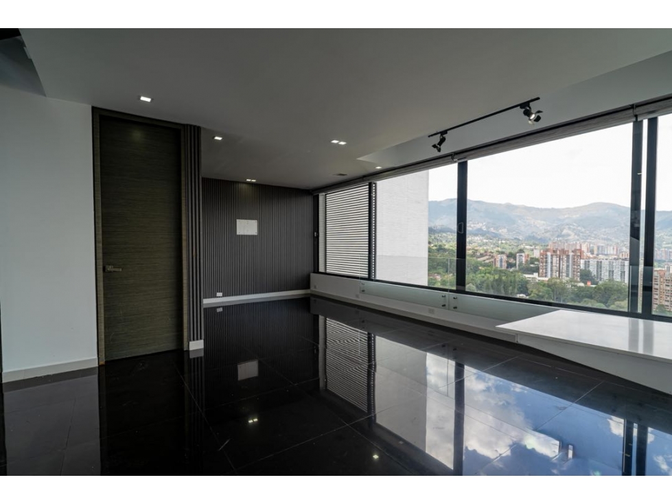 Venta y renta de exclusivo penthouse sector San Lucas - 268,43 MT2