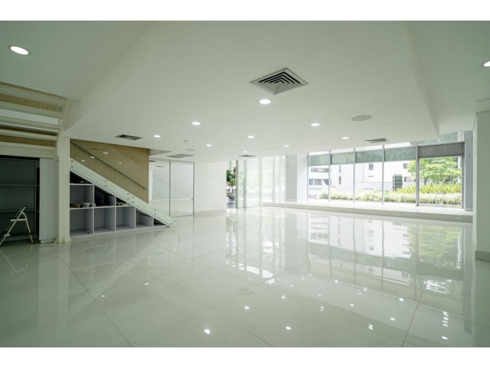 VENTA Y RENTA DE HERMOSO LOCAL COMERCIAL SECTOR POBLADO DE 262.16 MT2 — foto 3