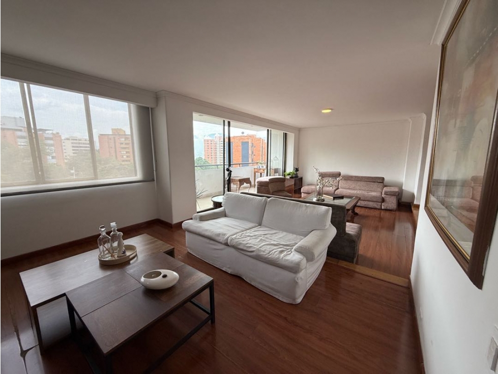 Apartamento cerca a San Lucas, Poblado | 212 m² | venta o arrirendo