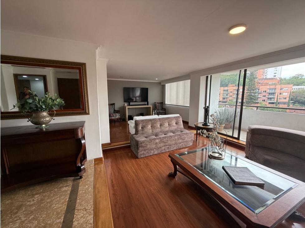 Apartamento cerca a San Lucas, Poblado | 212 m² | venta o arrirendo — foto 2