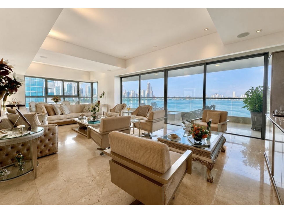 VENTA!Apartamento en Castillogrande con vista a la Bahía!