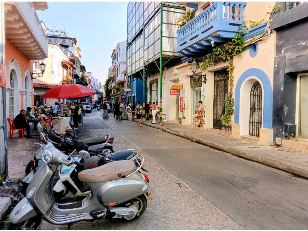 VENTA/ARRIENDO LOCAL COMERCIAL EN EL CENTRO HISTORICO