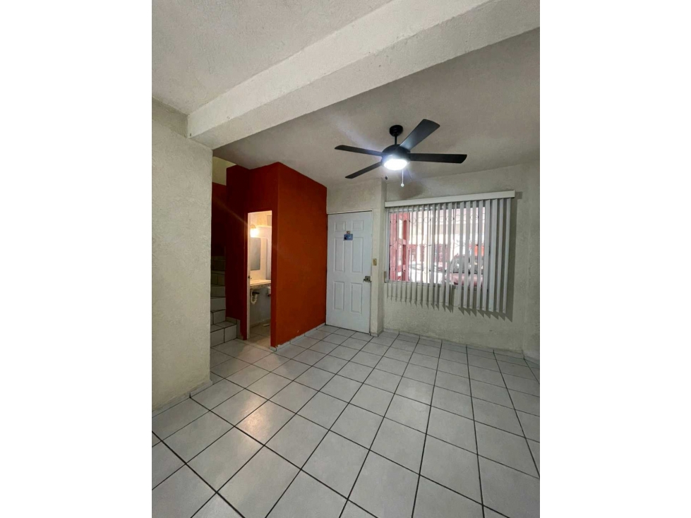 VENTA-Casa 4 Recamaras 3 Baños Garaje para 2 Autos Colinas Sto. Doming — foto 2