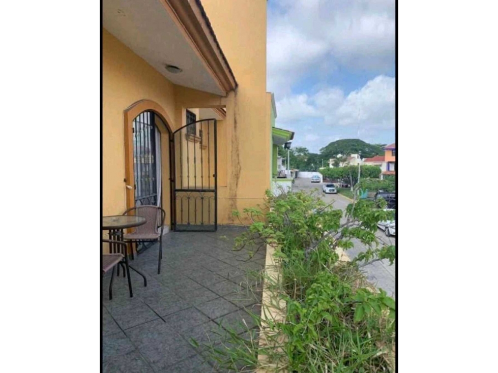 VENTA-Casa en Privada 3 Recamaras 4 Baños Cto Serv Villas del Bosque — foto 2