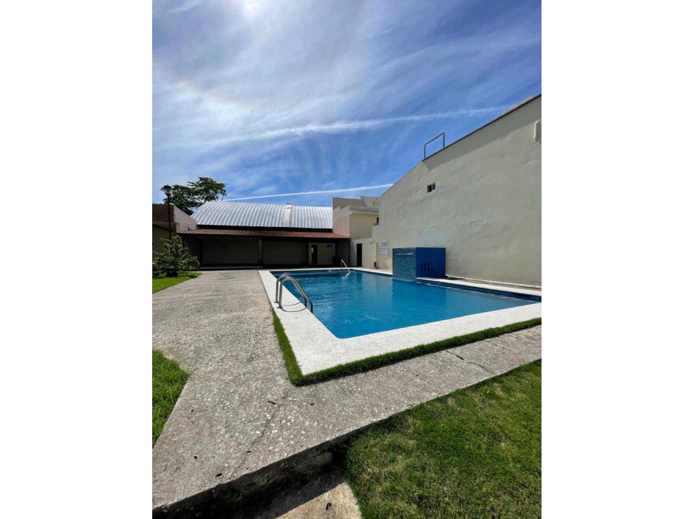 VENTA-Colonia 1° Mayo 3 Recs. 5 Baños Alberca Comun Salon de Eventos — foto 2