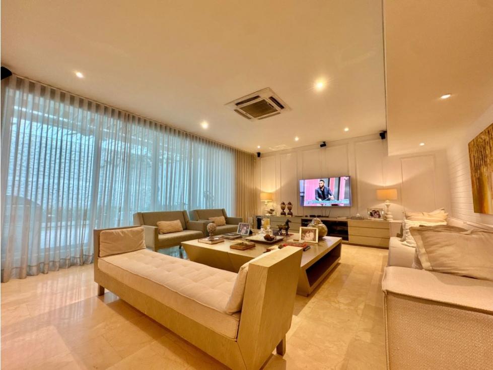 VENTA!Magnífica Casa en Castillogrande de dos Niveles! — foto 6
