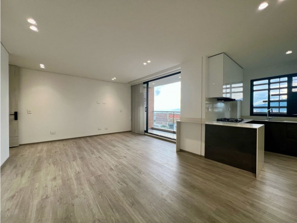 VENTA LUJOSO APARTAMENTO 140M2 DOS PARQUEADEROS PINARES PEREIRA