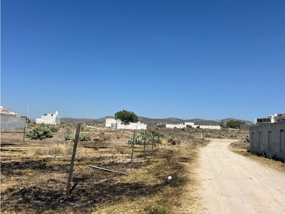 Terreno en venta por la Universidad del Fútbol, 1000 m² - 2