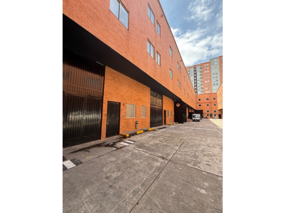 VENDO O ARRIENDO BODEGA CERCA A TITÁN PLAZA