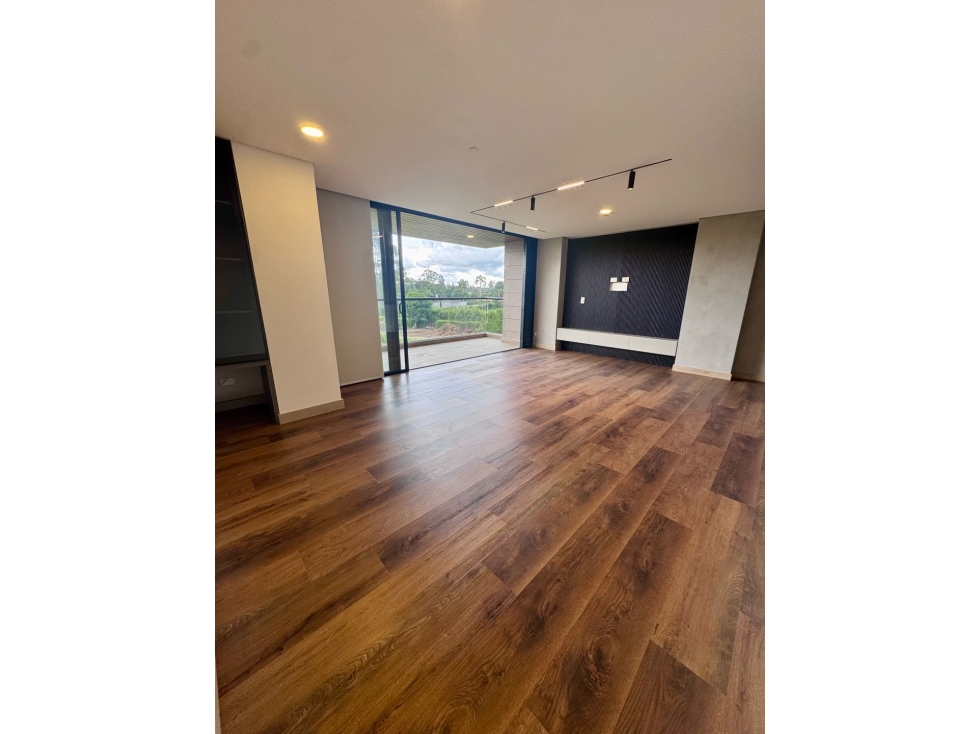 VENDO VERDI Llanogrande mirando al campo de golf club — foto 4