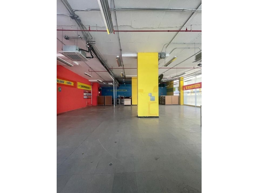 Via España/ Local 407m2/Alquiler - 3
