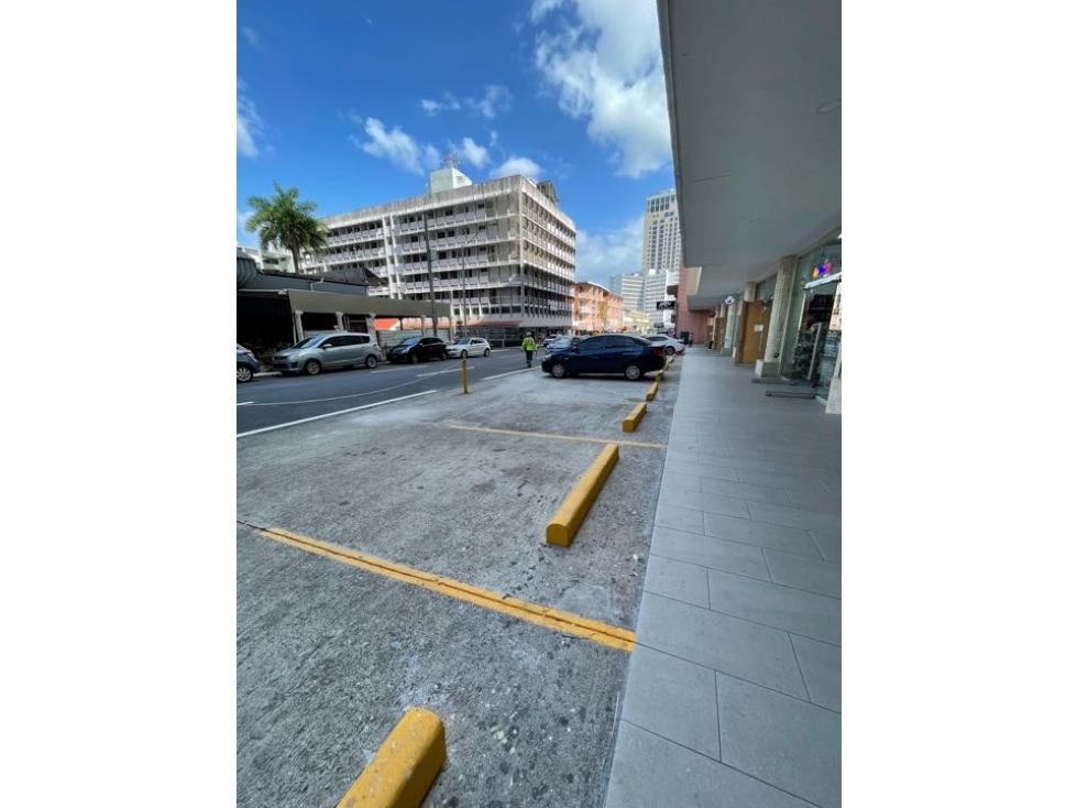 VIa Venetto/ Locales Comerciales