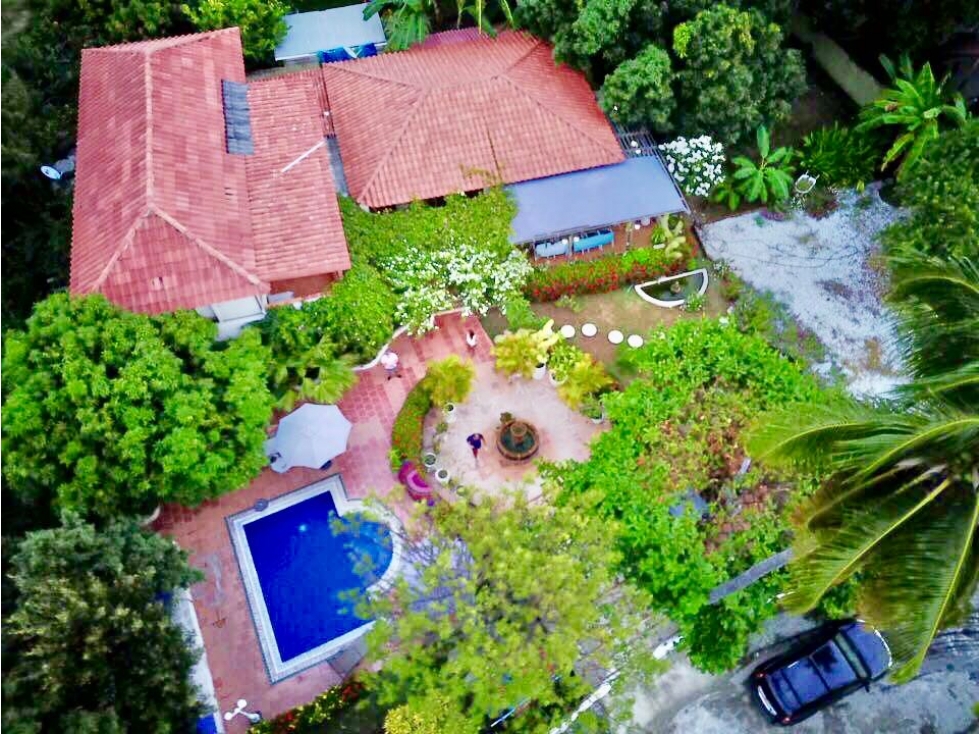 HERMOSA CASA EN CONJUNTO FRENTE AL MAR