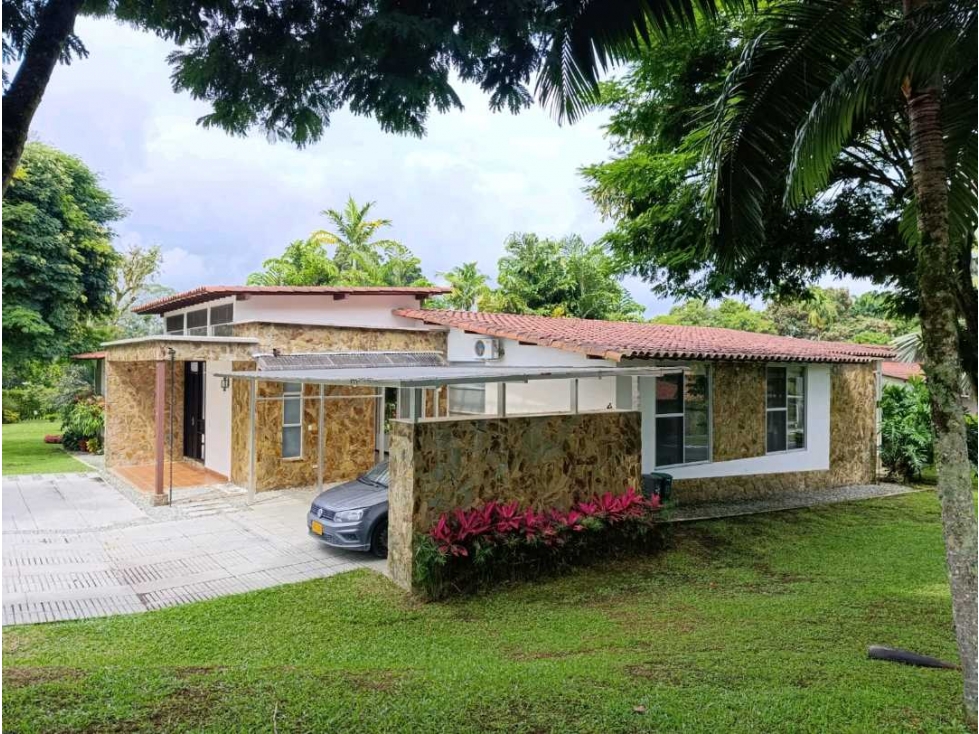 Vive en el campo con comodidad: casa campestre con piscina y jacuzzi — foto 3