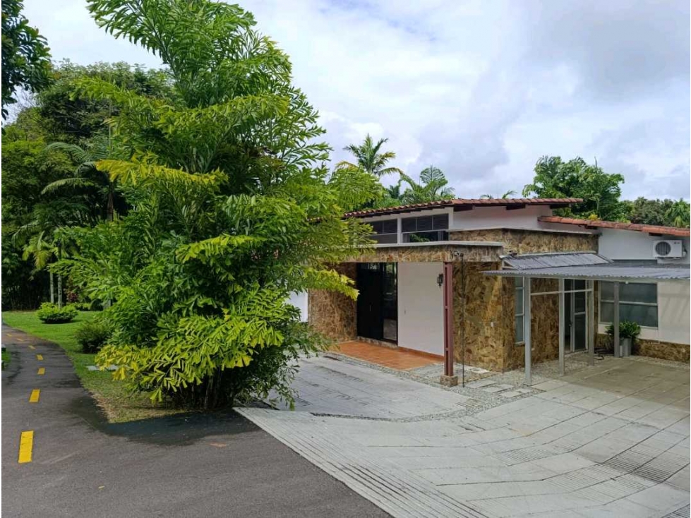 Vive en el campo con comodidad: casa campestre con piscina y jacuzzi — foto 4