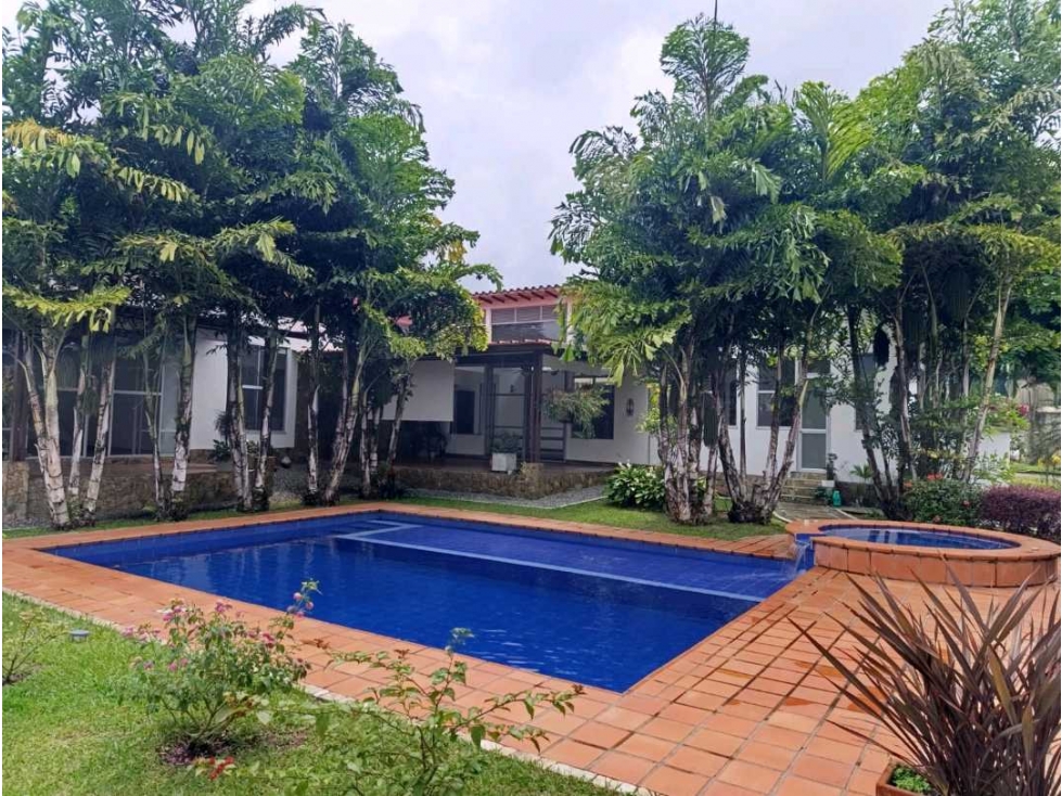 Vive en el campo con comodidad: casa campestre con piscina y jacuzzi — foto 5