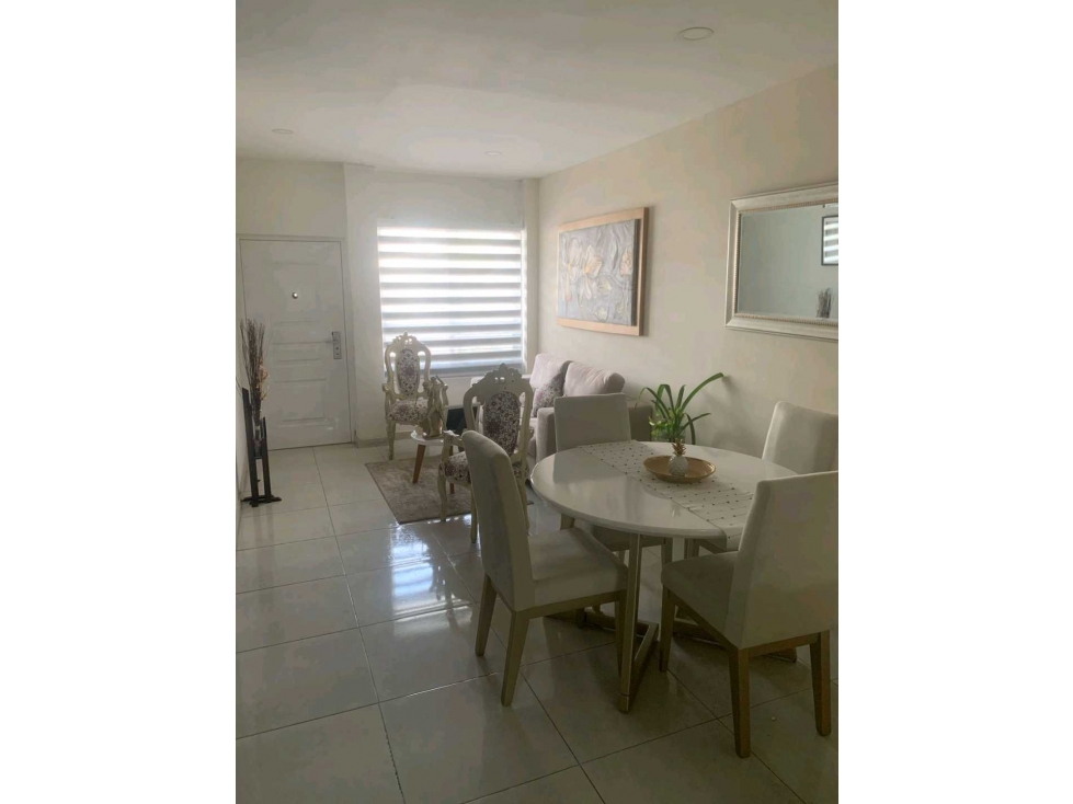 ¡VIVE EN LA CASTELLANA!
En venta casa de dos pisos