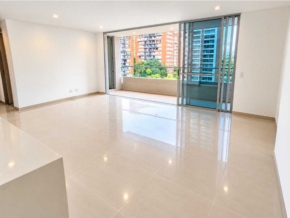 Vive Los Balsos con estilo! Apartamento de 108 m² en piso bajo. — foto 3