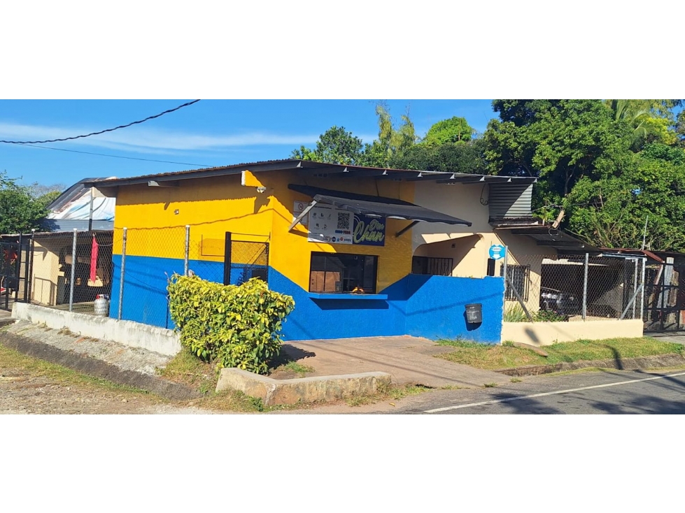 Vivienda a la Venta con local para tienda