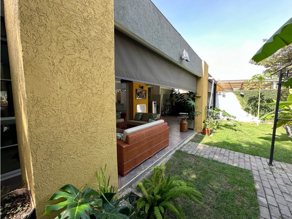 SE VENDE CASA MODERNA EN EL CASTILLO EN UNIDAD DE UN SOLO NIVEL — foto 3