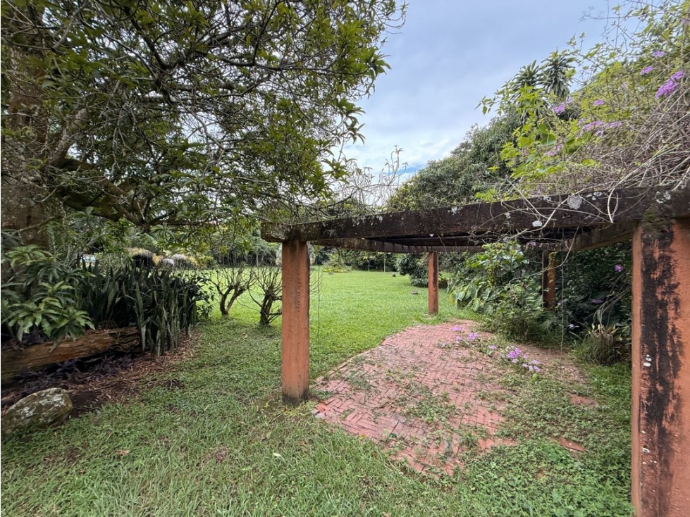 WO vendo lote en Pance para desarrollo de vivienda o uso mixto — foto 4