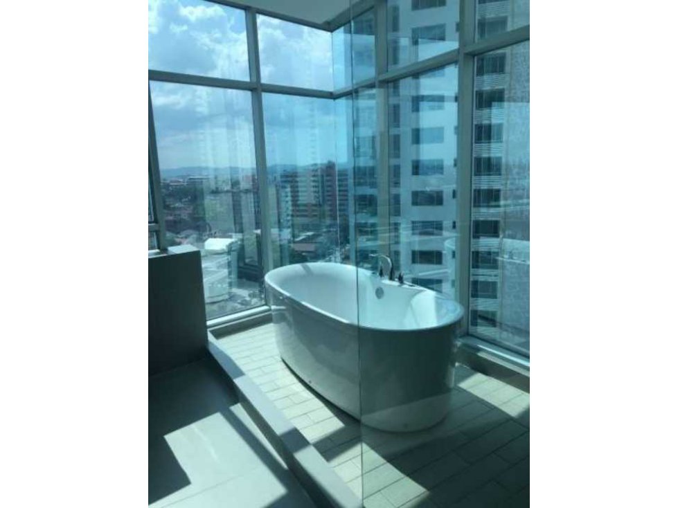 YACHT CLUB, SE ALQUILA O SE VENDE APTO CINTA COSTERA
