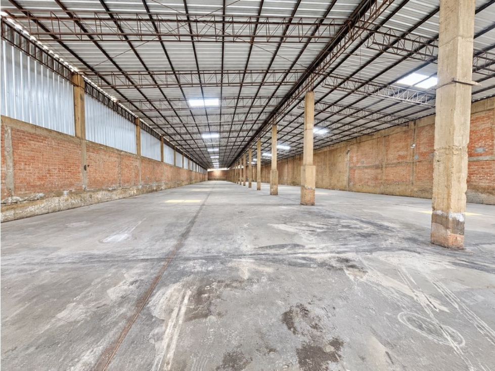 Zona Industrial Calacalí,Bodega,2600 m2, Uso de suelo I2, 6 M. Altura. - 2