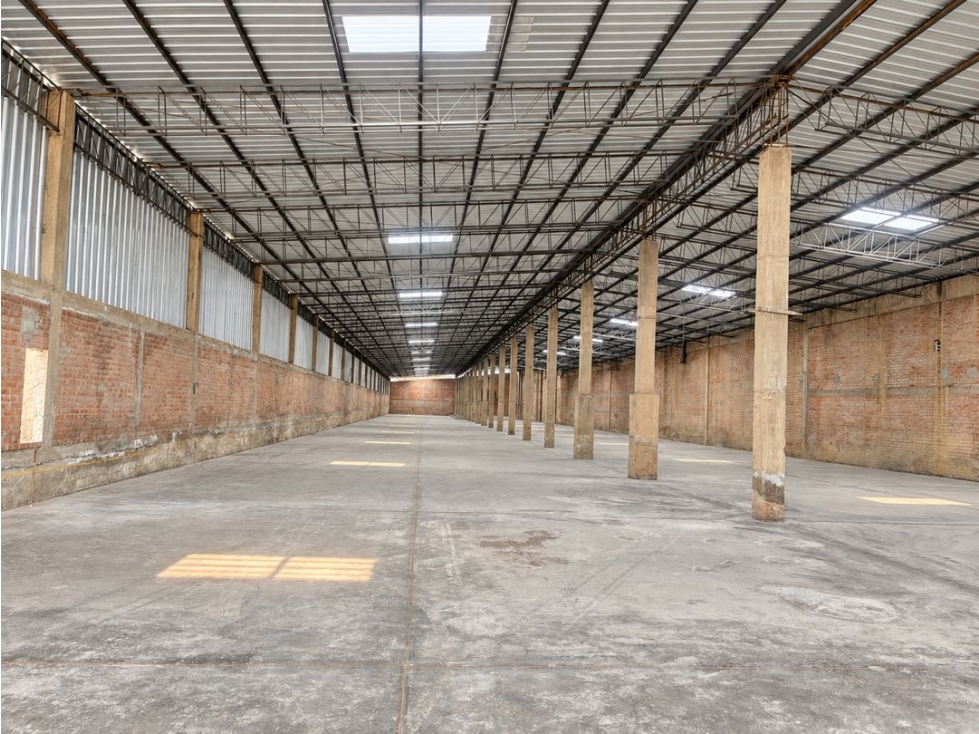 Zona Industrial Calacalí,Bodega,2600 m2, Uso de suelo I2, 6 M. Altura. - 5