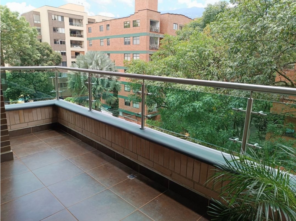 Zuñiga 3 habitaciones, 2 con baño, balcón esquinero