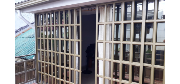 se vende o permuta casa de dos pisos con excelente ubicacion amplia fresca y comoda barrio porvenir