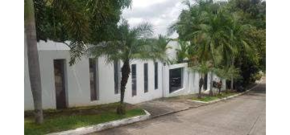 la loma discreet exclusivity in the heart of panama