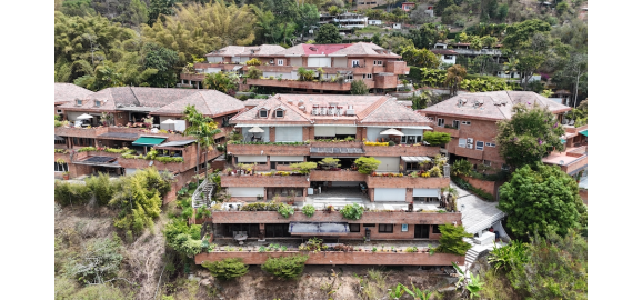 mas que un hogar un bunker de ultra lujo descubre la joya de 1000 m2 en colinas del hatillo