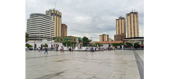 del parque al sentimiento la plaza bicentenaria de maracay