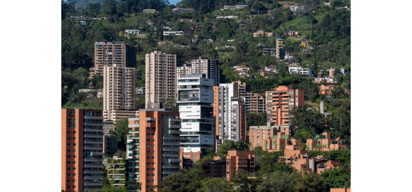 inversion inmobiliaria en antioquia 2026 como el dolar el nuevo gobierno y el sismo redefinen el mercado