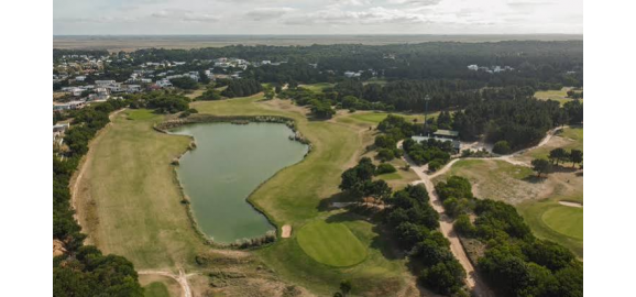 inversion golf ii costa esmeralda casa 423m2 vista al golf lote doble 2048m2