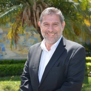 José
